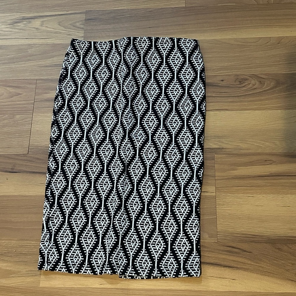 Zara Black and White Geometric Midi Skirt
